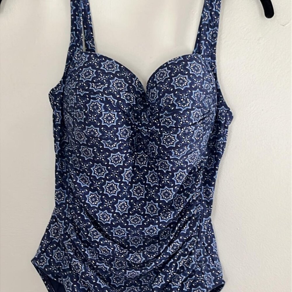 Nip Tuck Swimsuit SZ 12 Blue One Piece Built in Bra Ruched Vacation Summer Cruis